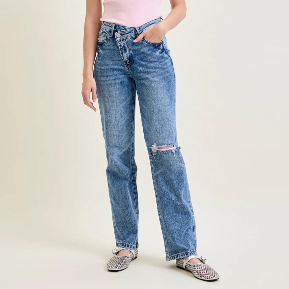 Judy Blue High Rise Rigid Magic Dad Jeans